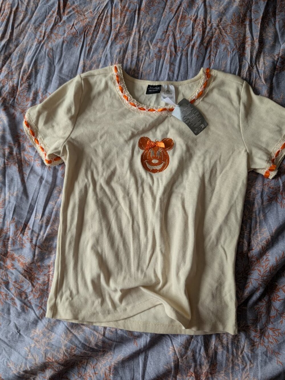 Disney Her Universe Minnie Mouse Halloween pumpkin crop tee